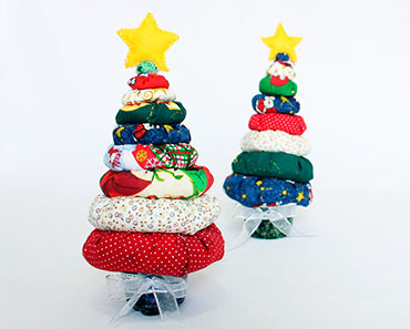 Como Fazer Uma Charmosa Árvore de Natal Artesanal Feita Com Fuxico!