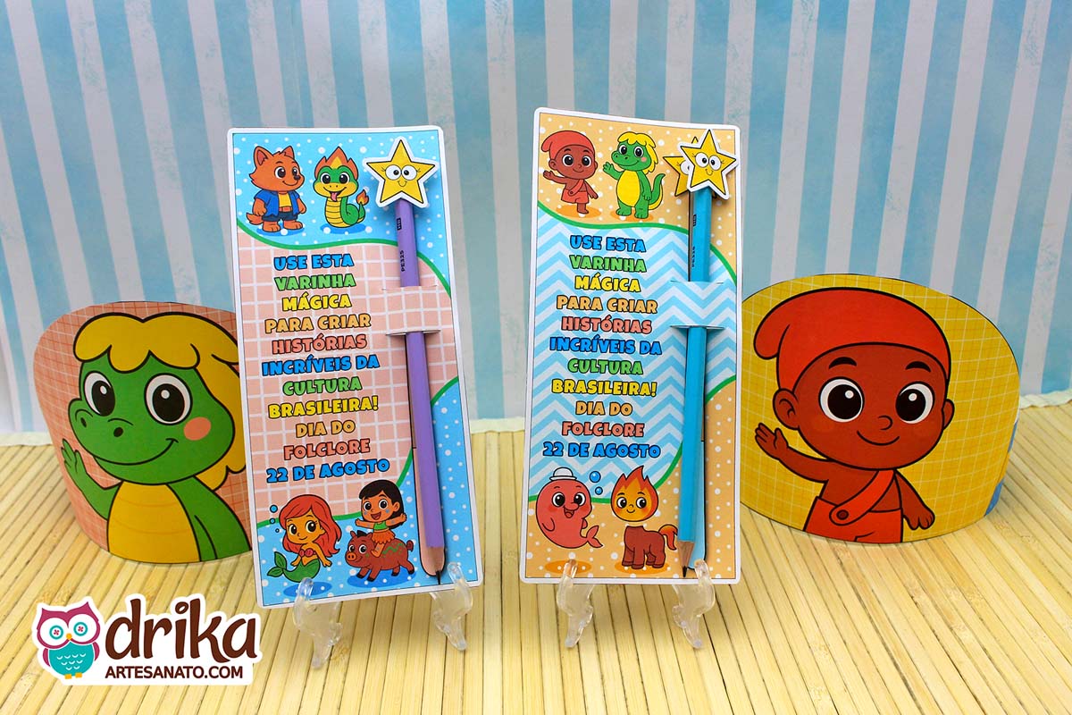 Cartões Dia do Folclore com Saci e Cuca ao lado, com lápis-varinha e personagens folclóricos
