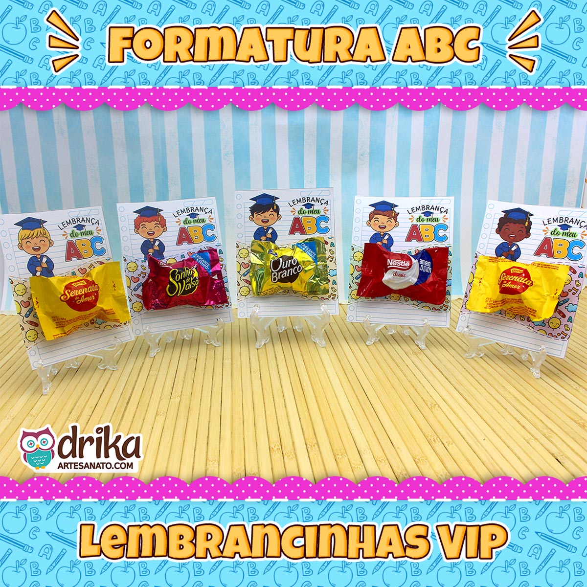 Close-up de dois cartões porta-bombom formatura ABC com bombons Sonho de Valsa e Ouro Branco em suportes transparentes.